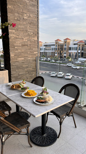 Opinii despre دار مبارك للماكولات البحرية والخليجية în الدمام - الضيافة