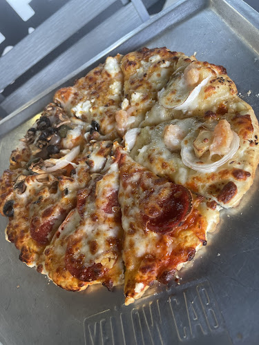 يلو كاب بيتزا - الضيافة