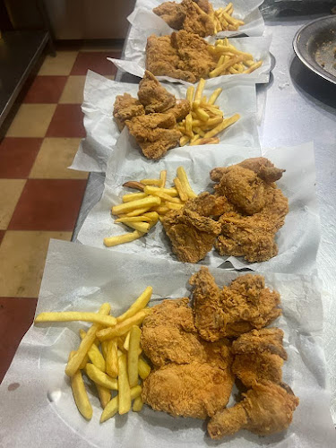 مطعم شباب عنك البخاري - الضيافة