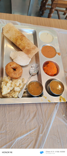 Opinii despre أنجابار تشيتيناد الهندي în الرياض - الضيافة