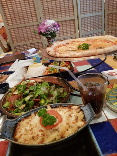 طريق الكورنيش، الحمراء، Al Hamraa Center 7169، جدة