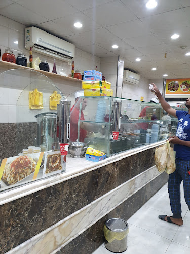 الكشك المصري فول و فلافل و كشري