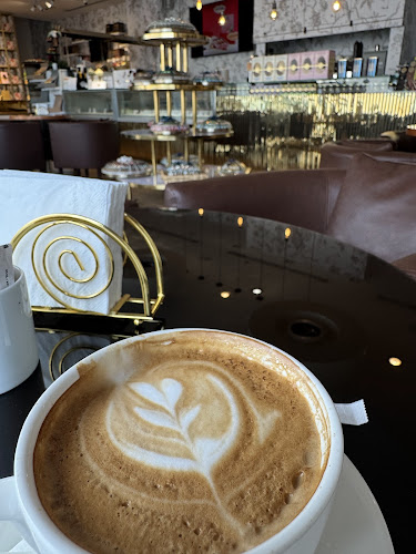 فينكي - الضيافة