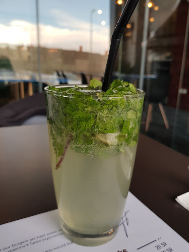 Abu Bakr Street، الياسمين، الرياض 13326