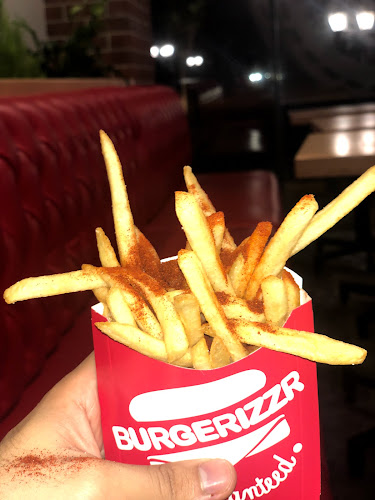 برغرايززر - الضيافة