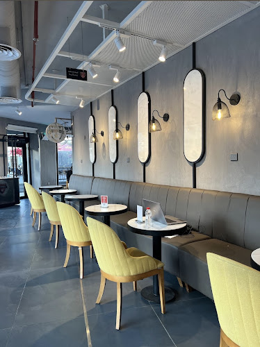 Opinii despre قلعة البن الامير محمد || Castello Coffee în المدينة المنورة - الضيافة