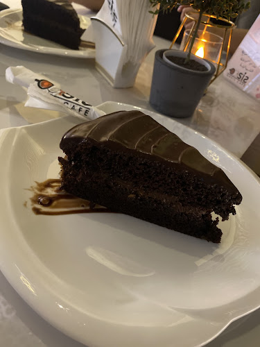 Oasis Cafe & Lounge - الخبر