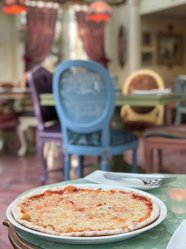 شكسبير آند كو. - الضيافة