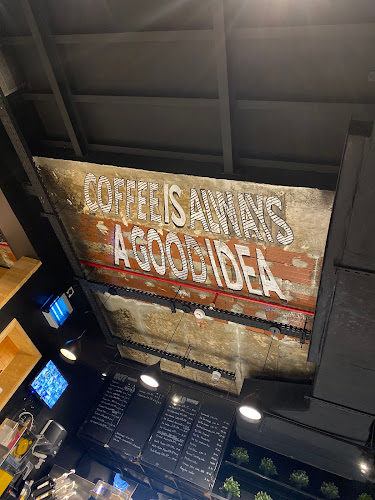 8706 الامام مالك، حي الروضة، 3226، جدة 23435