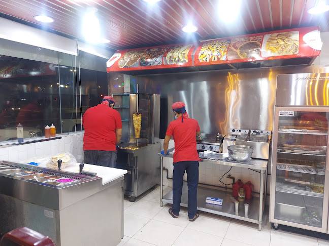 مطعم معجنات و شاورما الفران الشامي - الضيافة