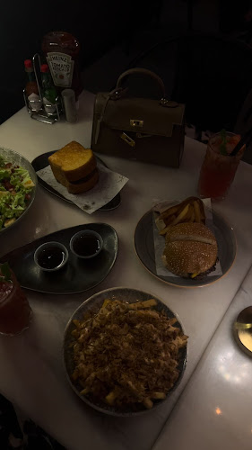 الشارع الثامن و العشرون، العزيزية، الدمام 32424