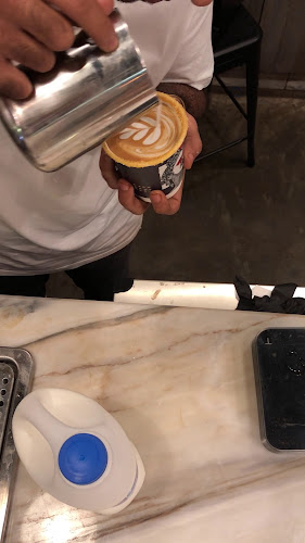 Opinii despre محمصة ثلاثة وتسعون Ninety Three Roastery 93 în حفر الباطن - الضيافة