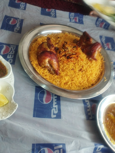 Opinii despre مطعم الكروان البخاري în أبها - الضيافة