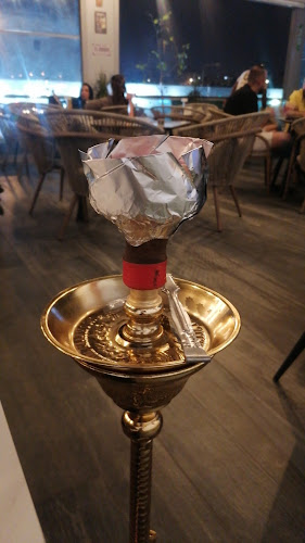 Opinii despre هاي فايف تراس اند لاونج كوفي în الرياض - الضيافة