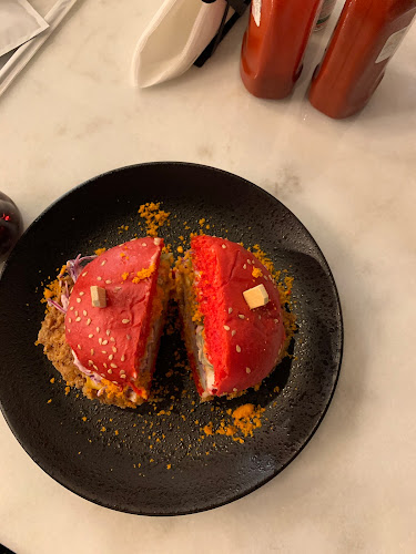 بي برجر - الضيافة