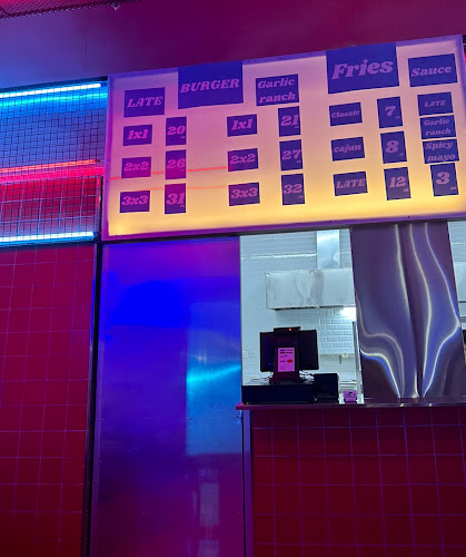 Opinii despre LATINUS BURGER. în الظهران - الضيافة