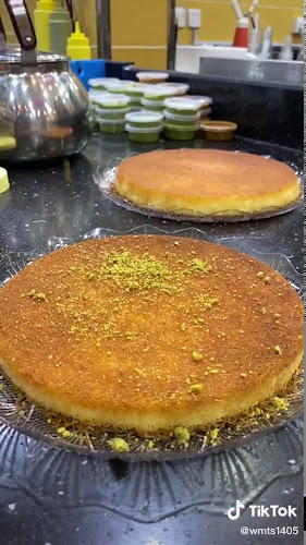 عالم العصائر والكنافه الباحه