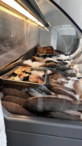 وليمة سمك للمأكولات البحرية - الضيافة