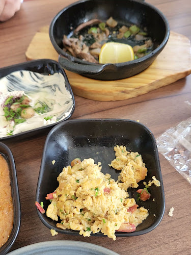 3211 طريق الملك عبدالعزيز، الوردتين، أبها 62521 9515،