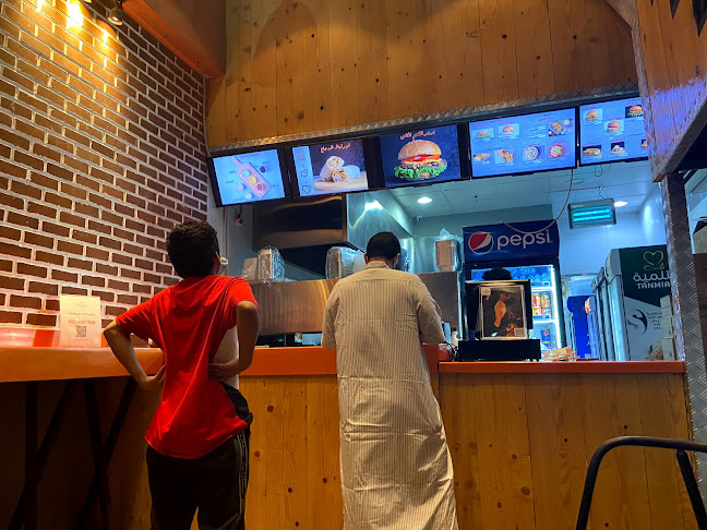 طهاة الدجاج The Crunch Factory - المدينة المنورة