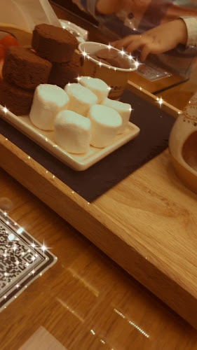 AL Nakheel Mall, المغرزات،, Al Mughrizat, Riyadh 12483 QP88+VJ Al Mughrizat, Riyadh Exit 9، طريق الامام سعود بن عبدالعزيز بن محمد الفرعي،, الرياض 11564