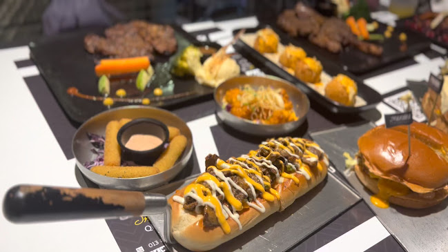 مطعم وقود الشاطئ "فيول" - القطيف‎