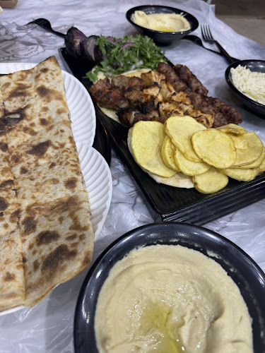 Opinii despre مشويات زهور الشام în الرياض - الضيافة