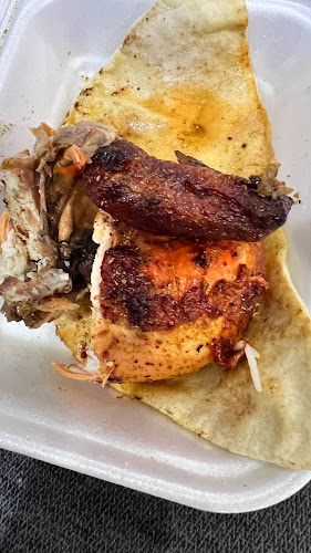 مطعم شواية ع الماشي البخاري - الضيافة