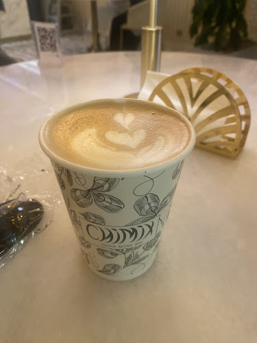 مطعم زيت وزعتر مركز الخياط التجاري، طريق الامير سلطان، الروضة، جدة 23435