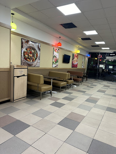 بروكلي بيتزا وباستا - الضيافة