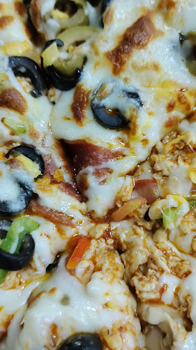 Opinii despre مطعم شلال فضي لتقديم الوجبات în رفحاء - الضيافة