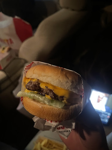 Opinii despre OUTTA | أوتا în الرياض - الضيافة