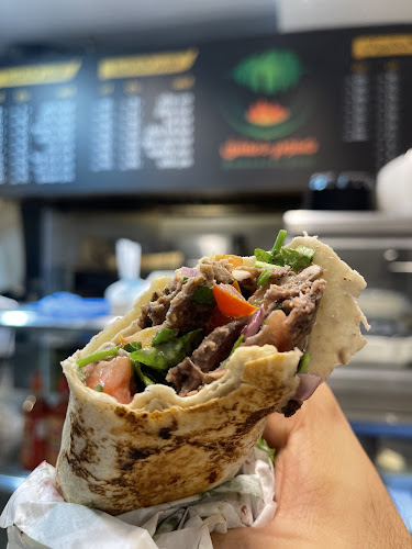 مطعم صنوبر دمشق - جدة