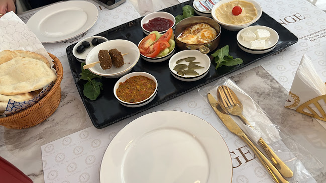 فيو الكورنيش (مطعم & كافيه) - جدة