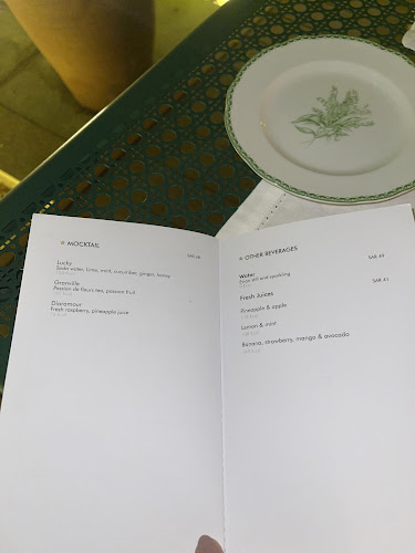 Opinii despre DIOR CAFE în الرياض - الضيافة