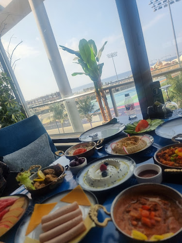 فيو الكورنيش (مطعم & كافيه) - جدة