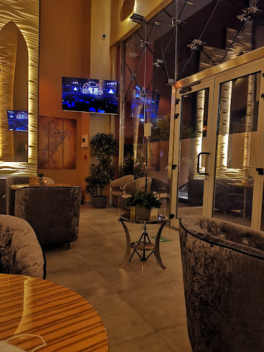 Opinii despre Oasis Cafe & Lounge în الخبر - الضيافة