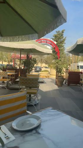 دلفينو - الضيافة