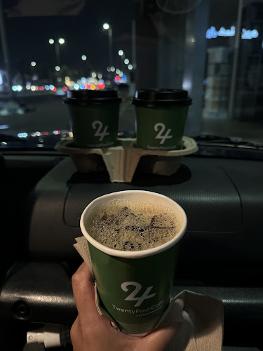 Opinii despre 24Cafe în جدة - الضيافة