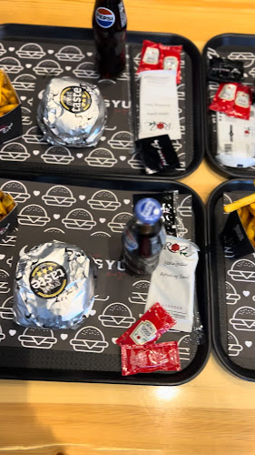 Comentarii opinii despre Rosalia Burger B4 روزاليا برجر