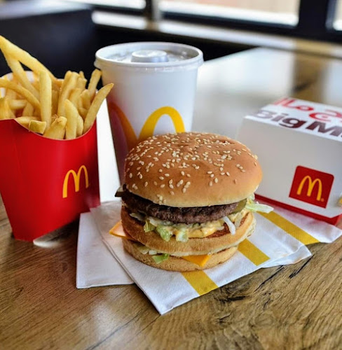 Opinii despre ماكدونالدز în حفر الباطن - الضيافة