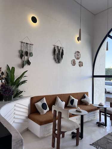 كوفي بونّا - الضيافة