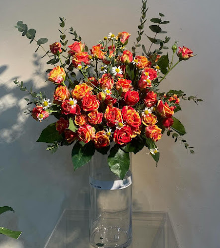 محل غصن للورد - الضيافة