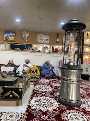 Opinii despre مجلس الاستاذ عبدالله بن فهد بن رشيدان الرمالي în حائل - الضيافة