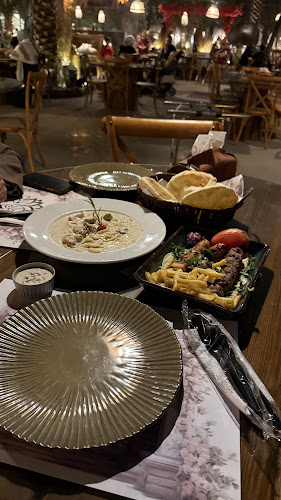 Opinii despre مطعم سرايا ورد în المدينة المنورة - الضيافة