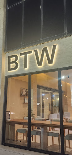 Opinii despre By The Way (BTW) în الرياض - الضيافة