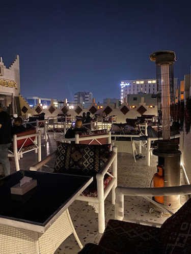 مقهى ما بعد العاشرة - الضيافة