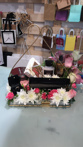 اجمل اللحظات للهدايا والمناسبات - الضيافة