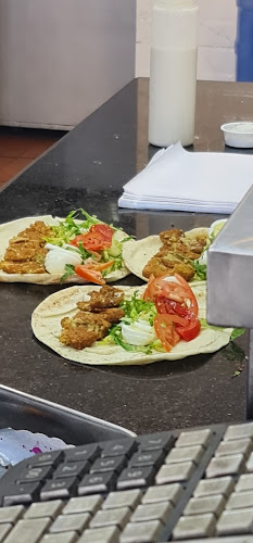 Opinii despre فلافل بيت الحلبي العزيزية în المدينة المنورة - الضيافة