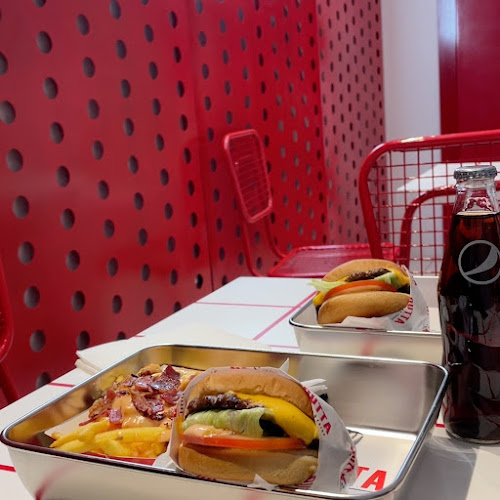 OUTTA | أوتا - الضيافة